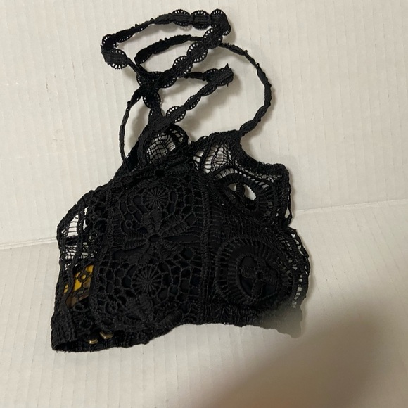 Black crochet bra size medium - Picture 5 of 7